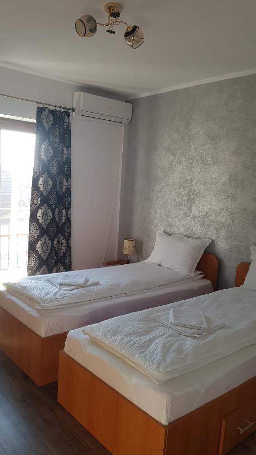 Apartament Teo Caransebeş Esterno foto