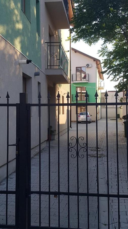 Apartament Teo Caransebeş Esterno foto