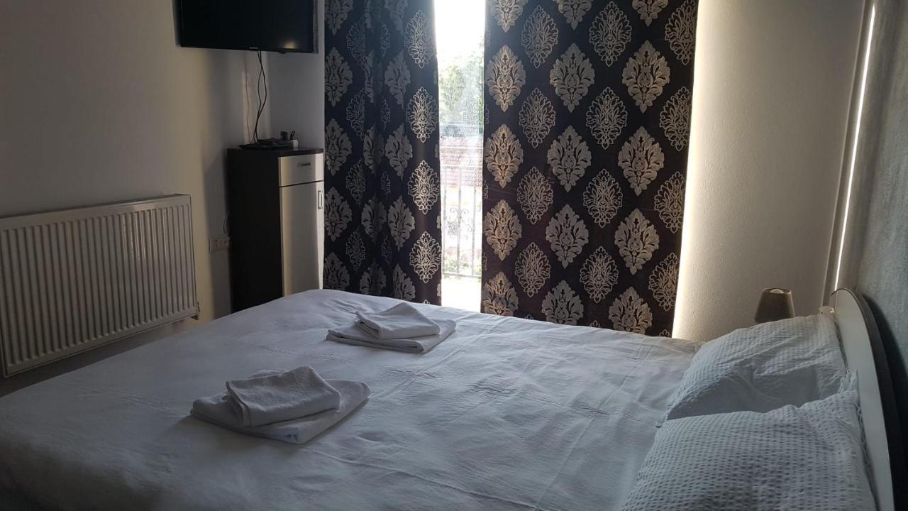 Apartament Teo Caransebeş Esterno foto